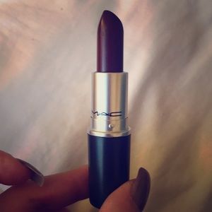 MAC LIPSTICK